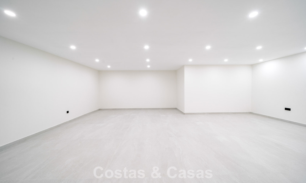 Move-in ready, new-build villa with contemporary architecture for sale with sea viewa and within walking distance of the beach in Estepona 786266