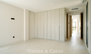 Move-in ready, new-build villa with contemporary architecture for sale with sea viewa and within walking distance of the beach in Estepona 786270 
