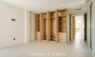 Move-in ready, new-build villa with contemporary architecture for sale with sea viewa and within walking distance of the beach in Estepona 786277 