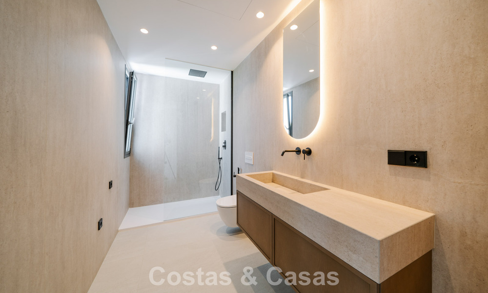 Move-in ready, new-build villa with contemporary architecture for sale with sea viewa and within walking distance of the beach in Estepona 786279