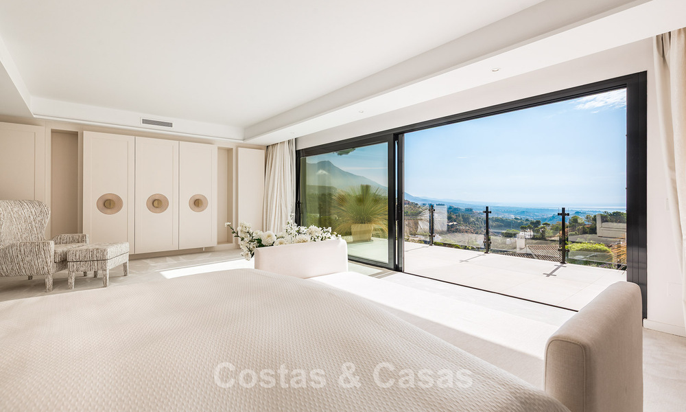Spacious villa with sea views and a separate guest apartment for sale in El Madroñal in Benahavis - Marbella 786423