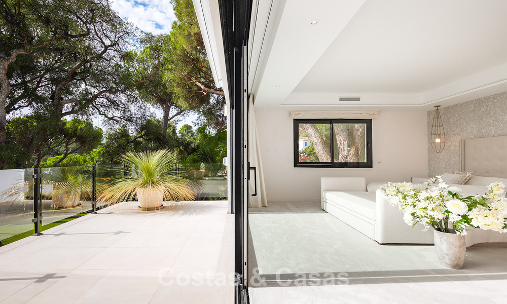 Spacious villa with sea views and a separate guest apartment for sale in El Madroñal in Benahavis - Marbella 786426