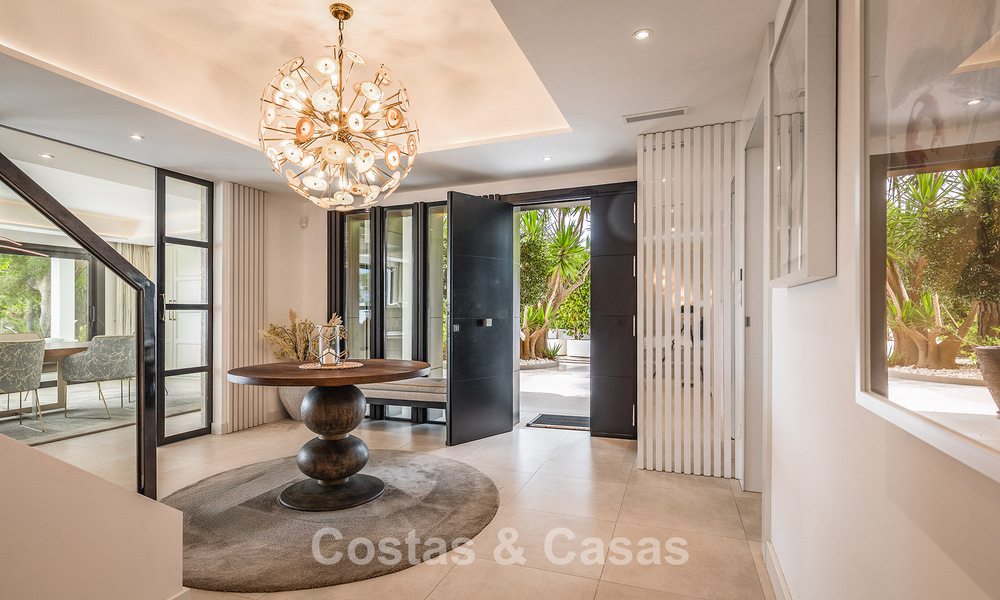 Spacious villa with sea views and a separate guest apartment for sale in El Madroñal in Benahavis - Marbella 786440