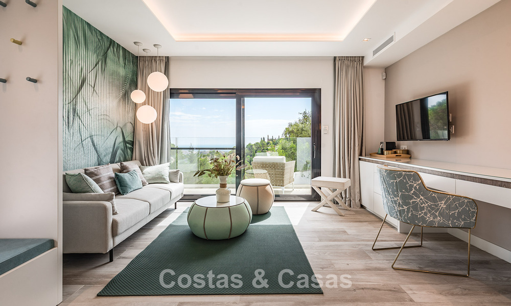 Spacious villa with sea views and a separate guest apartment for sale in El Madroñal in Benahavis - Marbella 786449