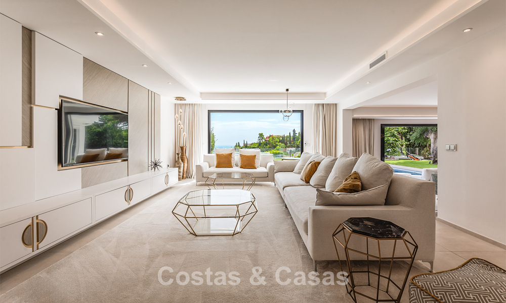 Spacious villa with sea views and a separate guest apartment for sale in El Madroñal in Benahavis - Marbella 786456
