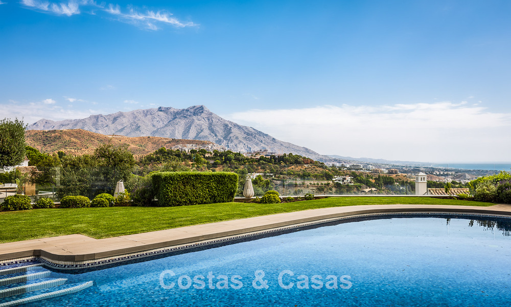 Spacious villa with sea views and a separate guest apartment for sale in El Madroñal in Benahavis - Marbella 786466