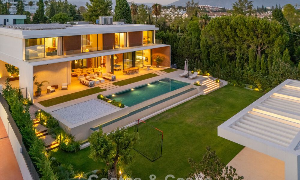 Sophisticated luxury villa for sale close to amenities in Guadalmina and San Pedro, Marbella 786543