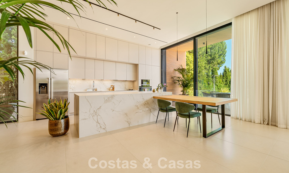 Sophisticated luxury villa for sale close to amenities in Guadalmina and San Pedro, Marbella 786568