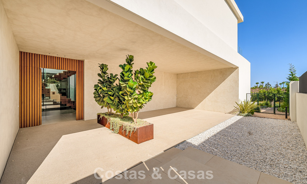 Sophisticated luxury villa for sale close to amenities in Guadalmina and San Pedro, Marbella 786585