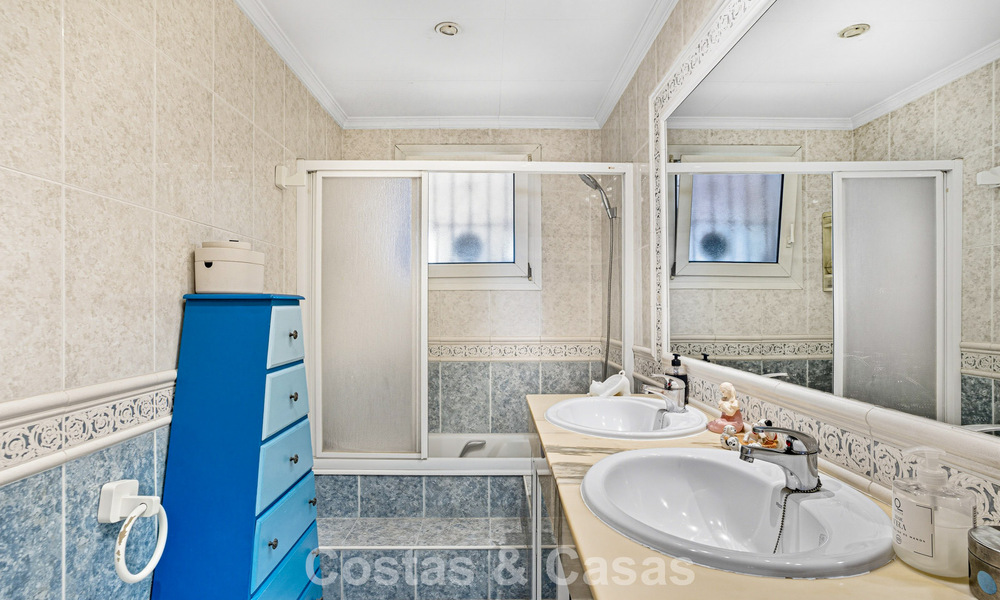 Unique, spacious single-story house with many possibilities, centrally located in Marbella town 786516