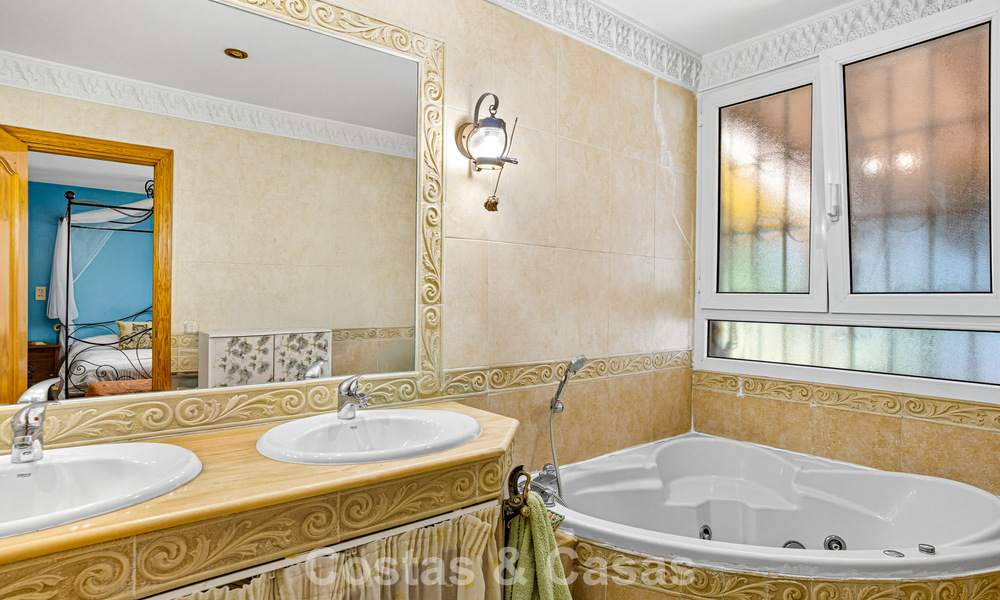 Unique, spacious single-story house with many possibilities, centrally located in Marbella town 786537