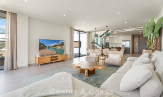 Move-in ready, modernist duplex penthouse with sea views for sale in Marbella East 786485 