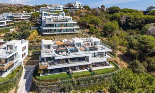 Move-in ready, modernist duplex penthouse with sea views for sale in Marbella East 786500 