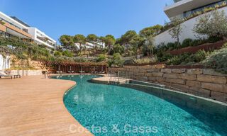 Move-in ready, modernist duplex penthouse with sea views for sale in Marbella East 786505 