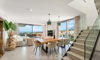 Move-in ready, modernist duplex penthouse with sea views for sale in Marbella East 786510 