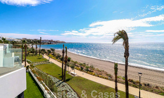 Move-in ready, modernist terraced house with frontal sea views for sale just a few minutes' walk from Estepona town center 786336 