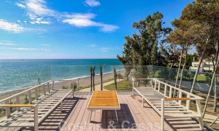 Move-in ready, modernist terraced house with frontal sea views for sale just a few minutes' walk from Estepona town center 786342