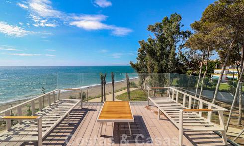 Move-in ready, modernist terraced house with frontal sea views for sale just a few minutes' walk from Estepona town center 786342