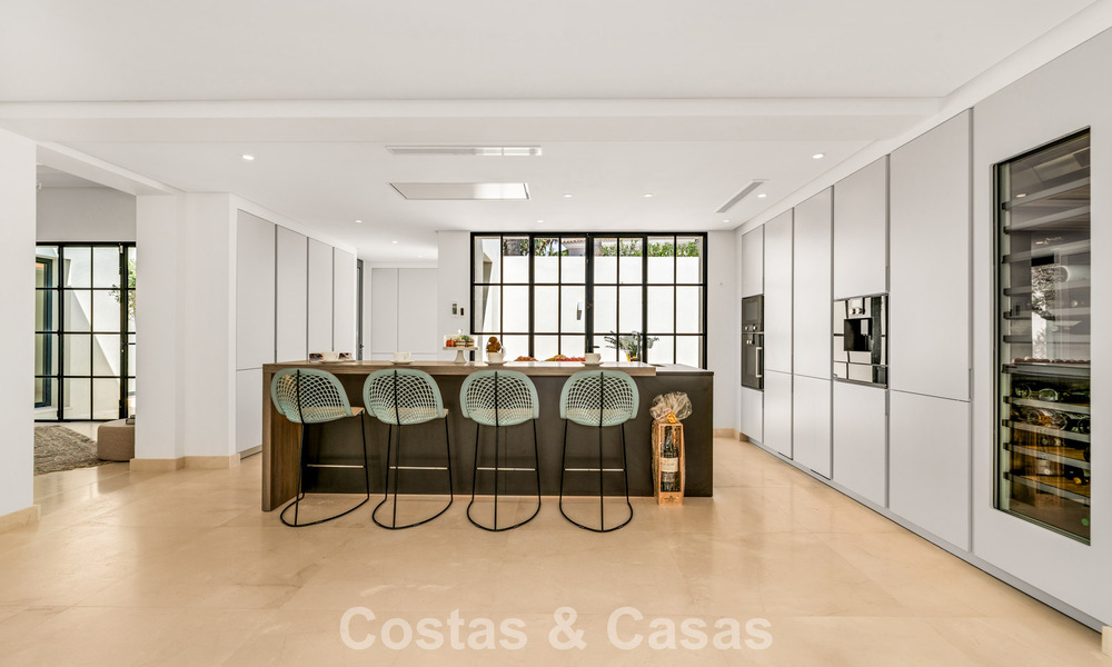 Modernist, single-story luxury villa for sale just steps from the beach east of Marbella center 786782