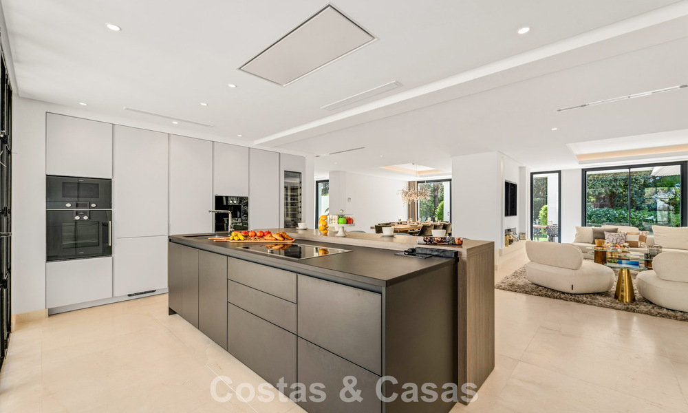 Modernist, single-story luxury villa for sale just steps from the beach east of Marbella center 786783