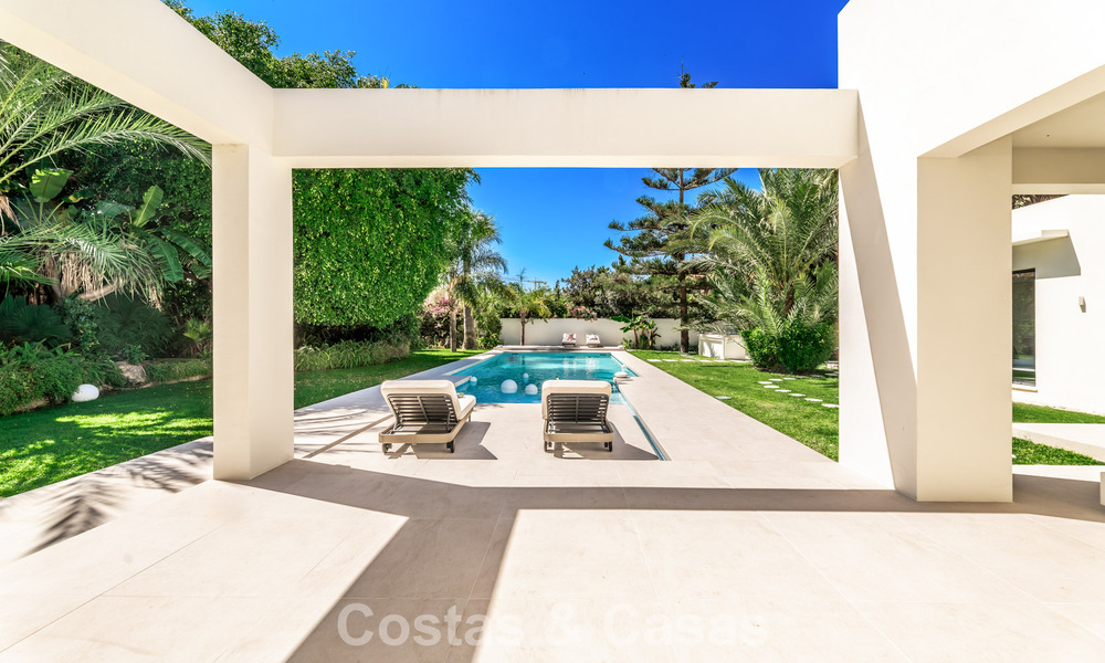 Modernist, single-story luxury villa for sale just steps from the beach east of Marbella center 786797