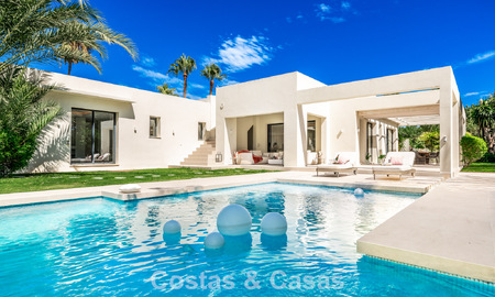 Modernist, single-story luxury villa for sale just steps from the beach east of Marbella center 786798