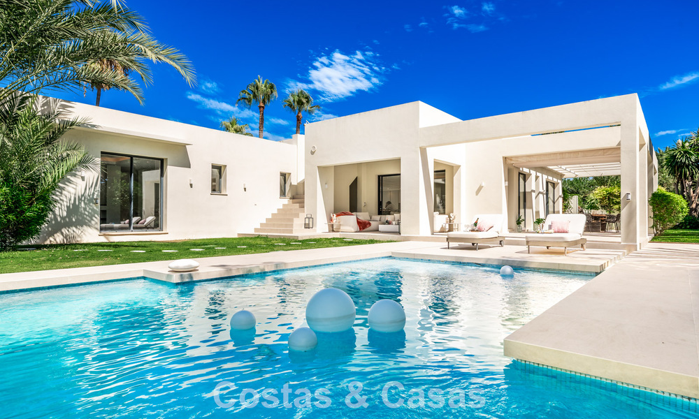 Modernist, single-story luxury villa for sale just steps from the beach east of Marbella center 786798