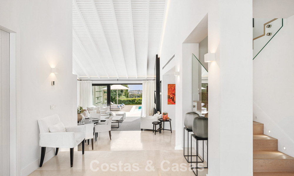 Modernized family villa for sale in a desirable golf setting in Nueva Andalucia, Marbella 786820