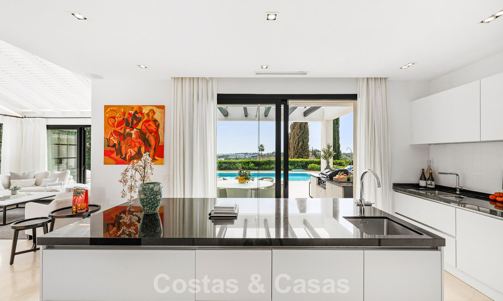 Modernized family villa for sale in a desirable golf setting in Nueva Andalucia, Marbella 786822
