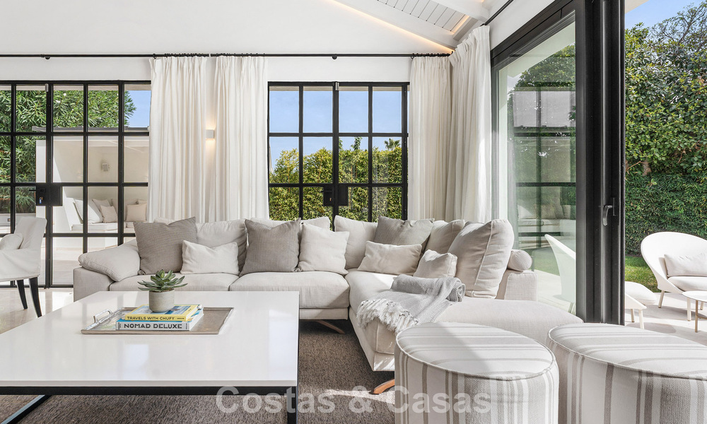 Modernized family villa for sale in a desirable golf setting in Nueva Andalucia, Marbella 786824