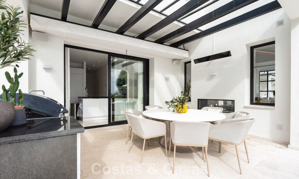 Modernized family villa for sale in a desirable golf setting in Nueva Andalucia, Marbella 786827