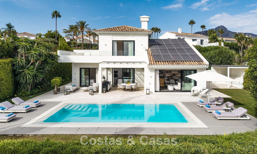 Modernized family villa for sale in a desirable golf setting in Nueva Andalucia, Marbella 786834