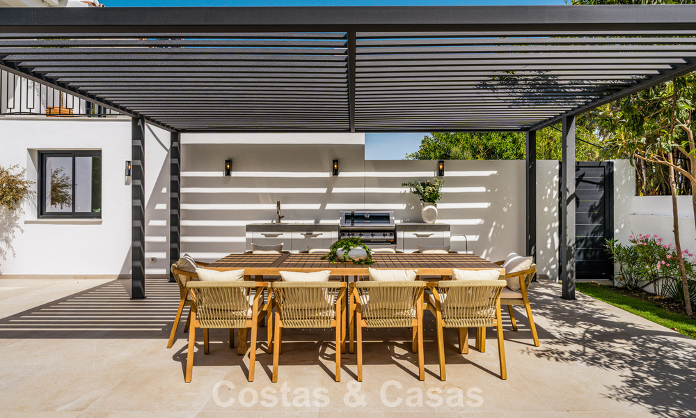 Luxuriously renovated villa with sea views for sale on Marbella's Golden Mile 786898