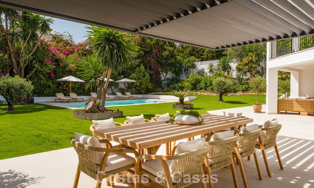 Luxuriously renovated villa with sea views for sale on Marbella's Golden Mile 786899