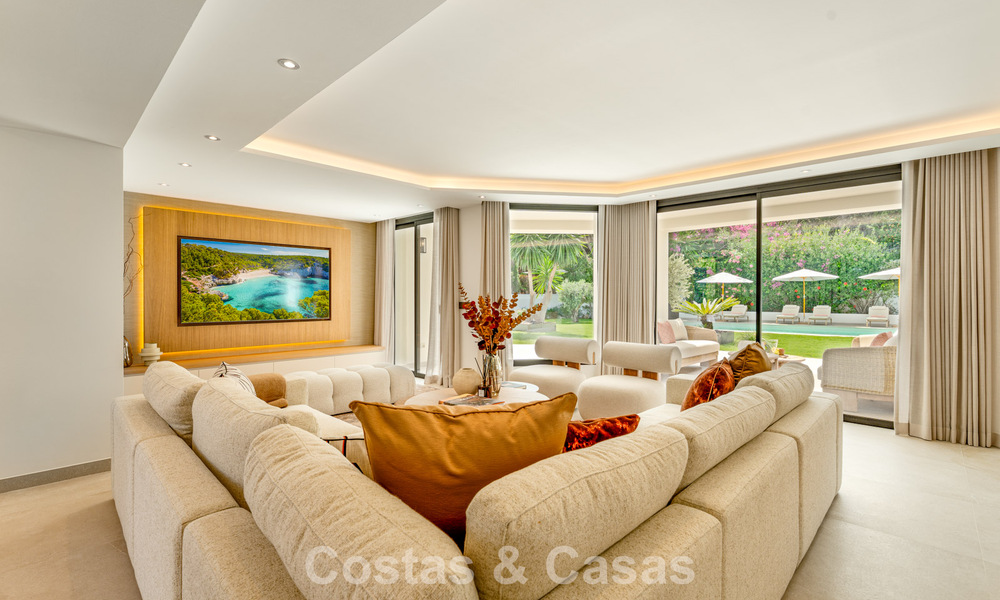 Luxuriously renovated villa with sea views for sale on Marbella's Golden Mile 786905