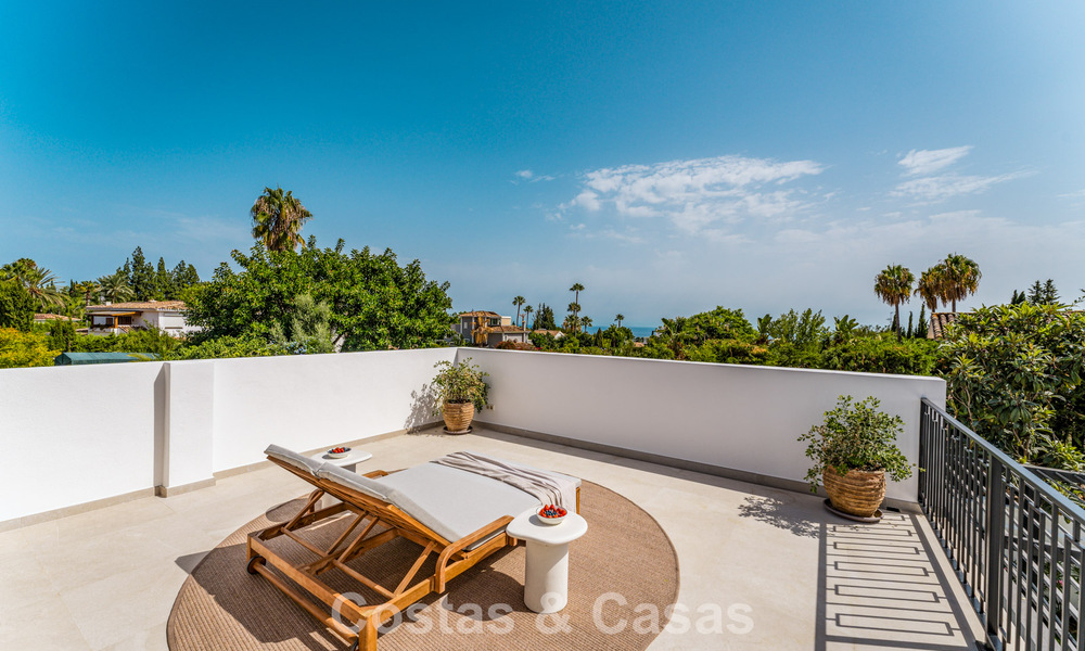 Luxuriously renovated villa with sea views for sale on Marbella's Golden Mile 786916