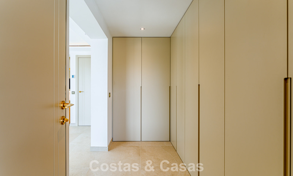 Luxuriously renovated villa with sea views for sale on Marbella's Golden Mile 786918