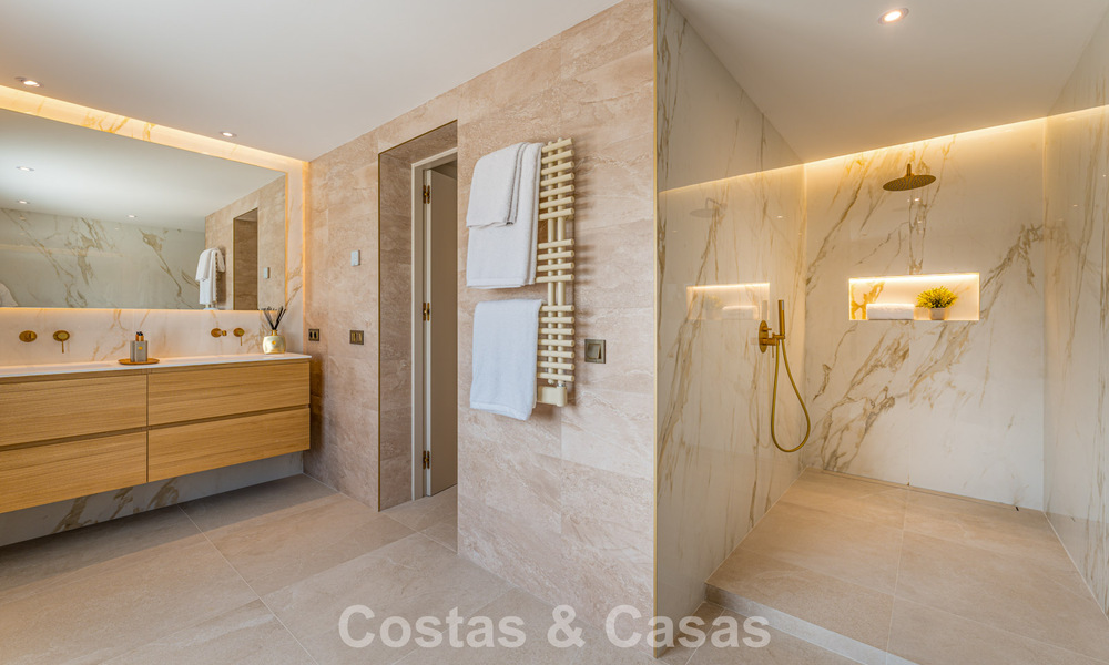 Luxuriously renovated villa with sea views for sale on Marbella's Golden Mile 786919