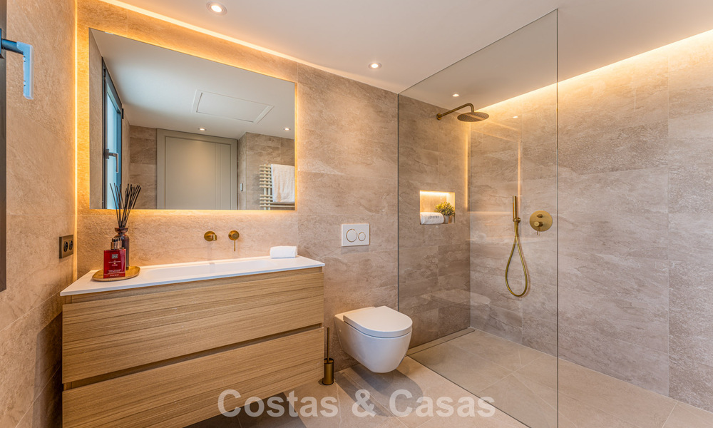 Luxuriously renovated villa with sea views for sale on Marbella's Golden Mile 786921