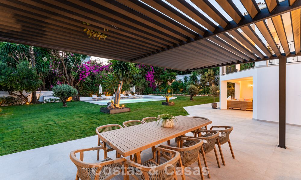 Luxuriously renovated villa with sea views for sale on Marbella's Golden Mile 786938