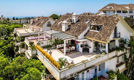 Contemporary duplex penthouse for sale in a gated urbanization on Marbella's prestigious Golden Mile 786965