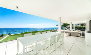Prestigious apartment with sea views for sale, beachfront on the New Golden Mile between Marbella and Estepona 786944 