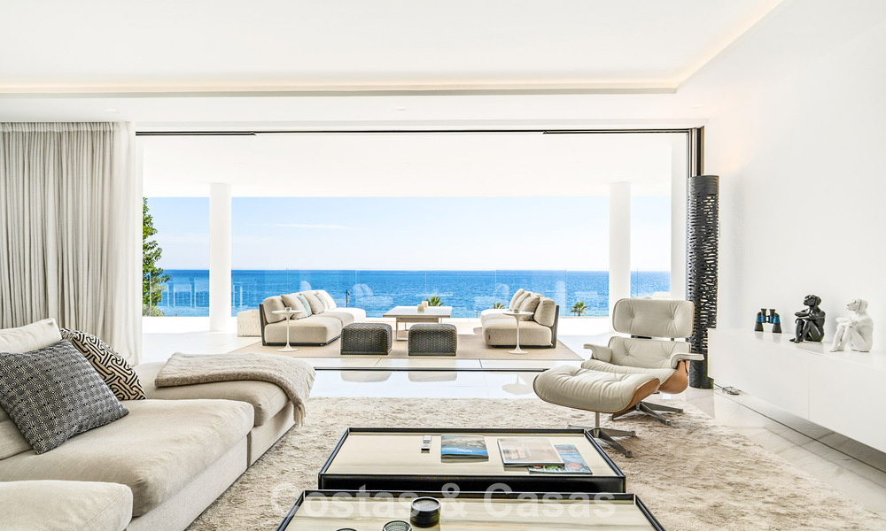 Prestigious apartment with sea views for sale, beachfront on the New Golden Mile between Marbella and Estepona 786951