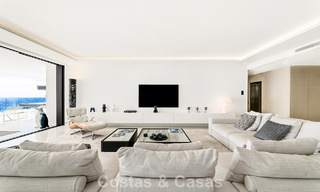 Prestigious apartment with sea views for sale, beachfront on the New Golden Mile between Marbella and Estepona 786957 