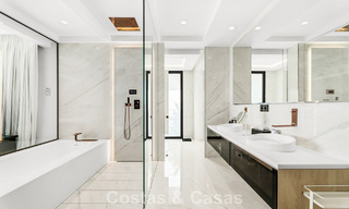 Prestigious apartment with sea views for sale, beachfront on the New Golden Mile between Marbella and Estepona 786958 