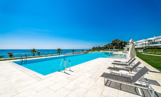 Prestigious apartment with sea views for sale, beachfront on the New Golden Mile between Marbella and Estepona 786996 