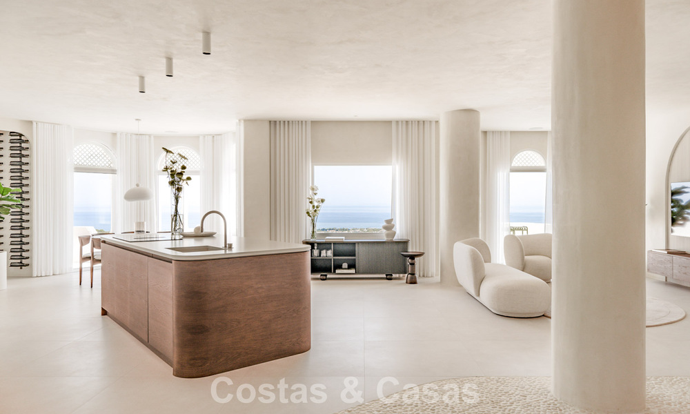 Contemporary renovated penthouse with private pool and panoramic sea views for sale on Marbella's Golden Mile 787009
