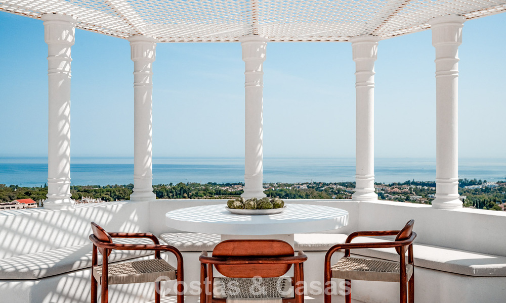 Contemporary renovated penthouse with private pool and panoramic sea views for sale on Marbella's Golden Mile 787018