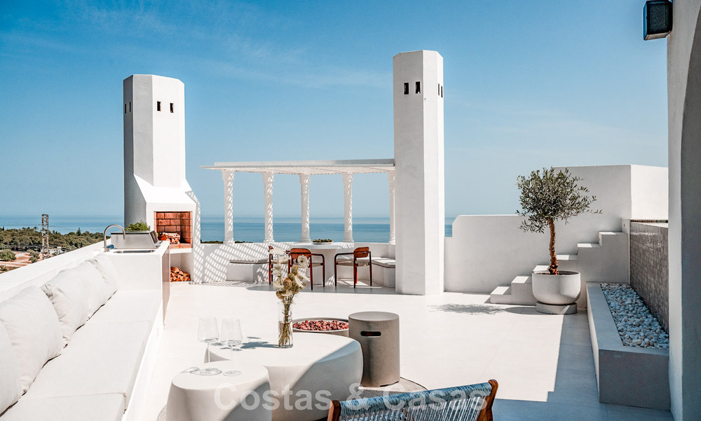 Contemporary renovated penthouse with private pool and panoramic sea views for sale on Marbella's Golden Mile 787019