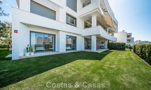 Move-in ready, modern, spacious 4-bedroom apartment for sale in a luxury resort east of Marbella center 787120